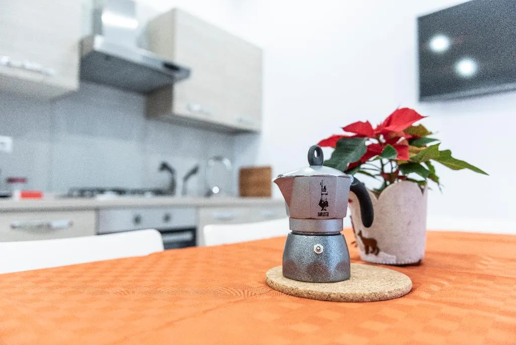 APARTMENT WITH BALCONY Room, Casina Rossa, Naples