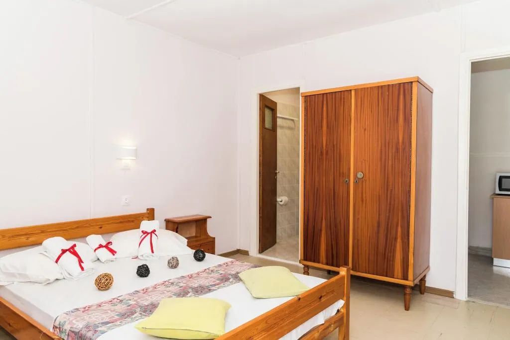 Room, Roussa's Studios and Apartments, Zante