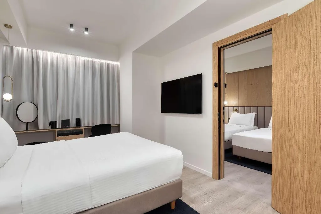 DOUBLE DELUXE Room, Hilton Garden Inn Athens Syggrou Avenue, Athens