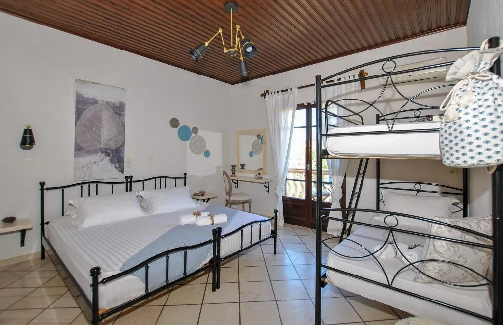 Room, Minas Studios, Kefallinia