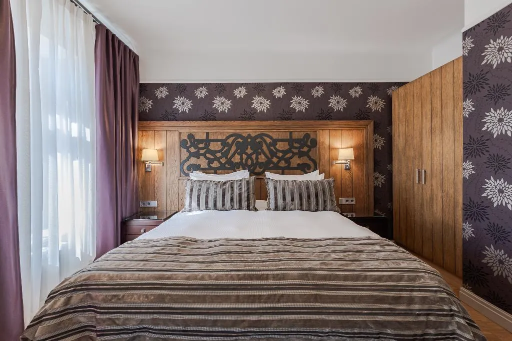 JUNIOR SUITE STANDARD Room, Eurostars Metropole Riga, Riga