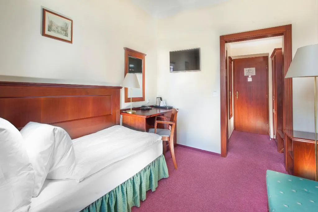 Room, Hotel Lunik, Prague