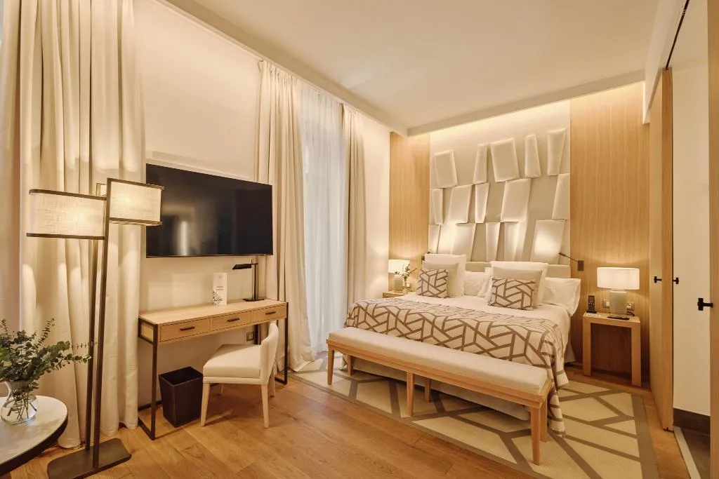 DOUBLE SUPERIOR Room, Hospes Palau de la Mar Valencia, Valencia