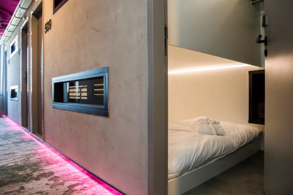 DOUBLE WITH SHARED BATHROOM Room, This Ho(s)tel, Amsterdam