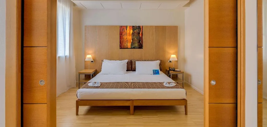 JUNIOR SUITE KING SIZE BED Room, Best Western Plus Hotel Bologna, Venice