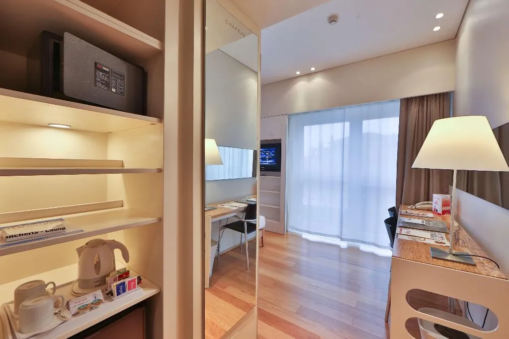 DOUBLE SUPERIOR QUEEN BED Room, Best Western Plus Hotel Bologna, Venice