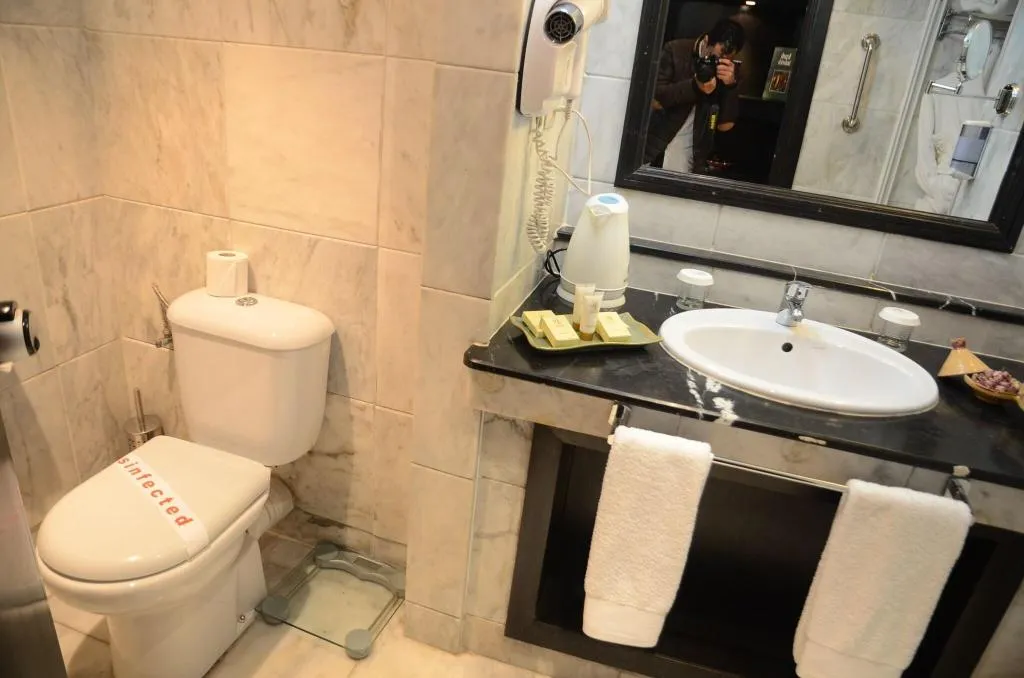 Room, Rabat, Rabat