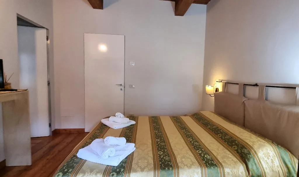 DOUBLE DELUXE MOUNTAIN VIEW Room, Dimora Storica Casa Vanni, Milan
