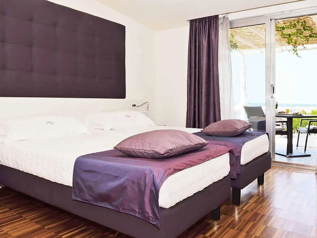 Room, La Bussola, Catania