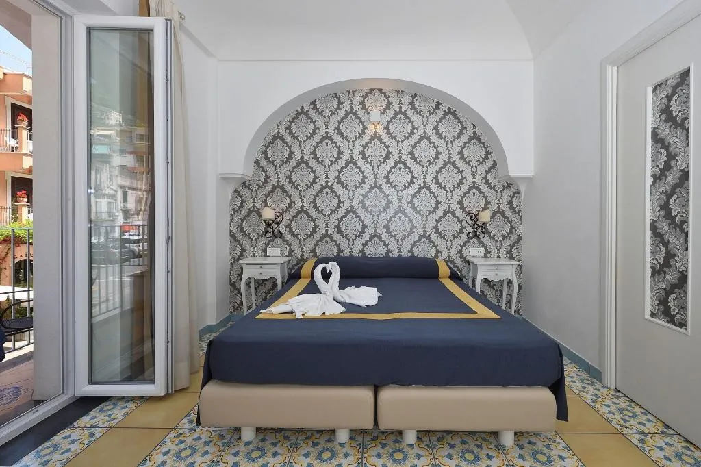 Room, Hotel Settebello, Naples
