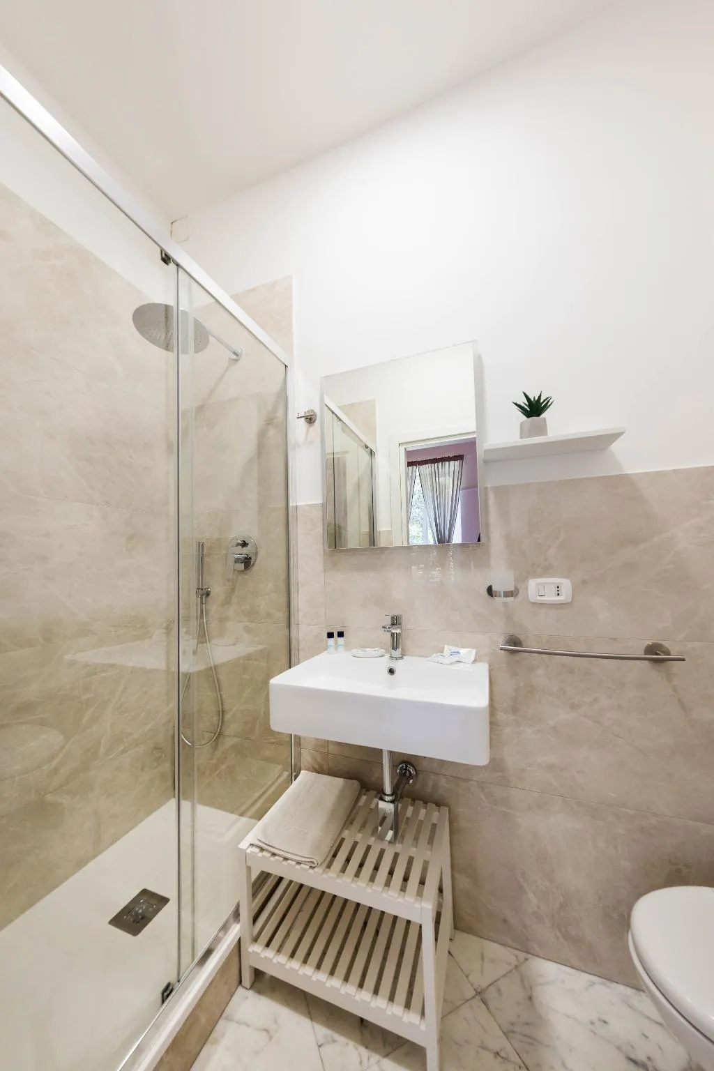 TRIPLE STANDARD Room, B&B Colori e Note, Naples