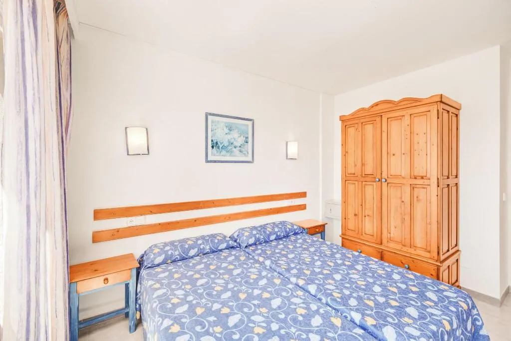 APARTMENT TWO BEDROOMS Room, Vista Club, Majorca