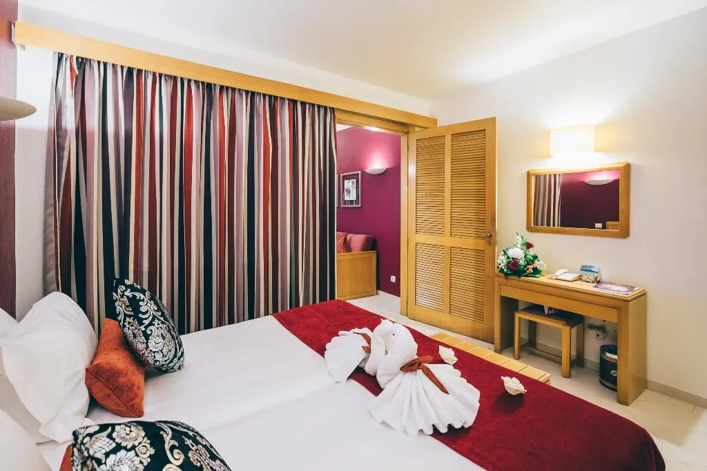 Room, Grand Muthu Forte da Oura, Algarve