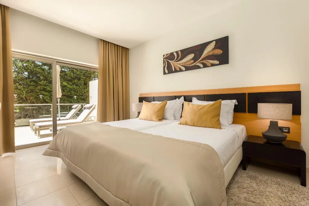 Double or Twin CLASSIC Room, Caneiros Luxury House & Suites, Algarve