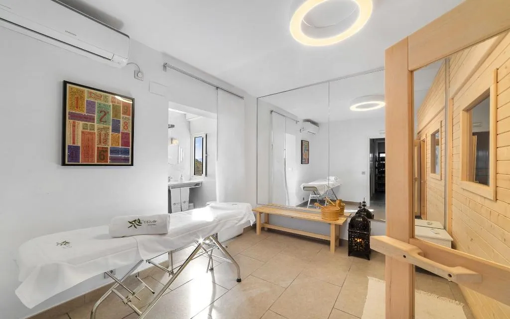 Sports and Entertainment, Hostal El Olivar, Costa Almeria