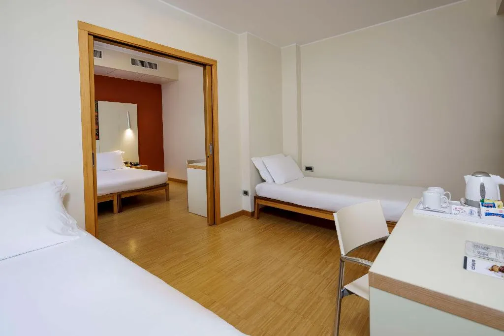 QUADRUPLE TWO BEDS Room, Best Western Plus Hotel Bologna, Venice