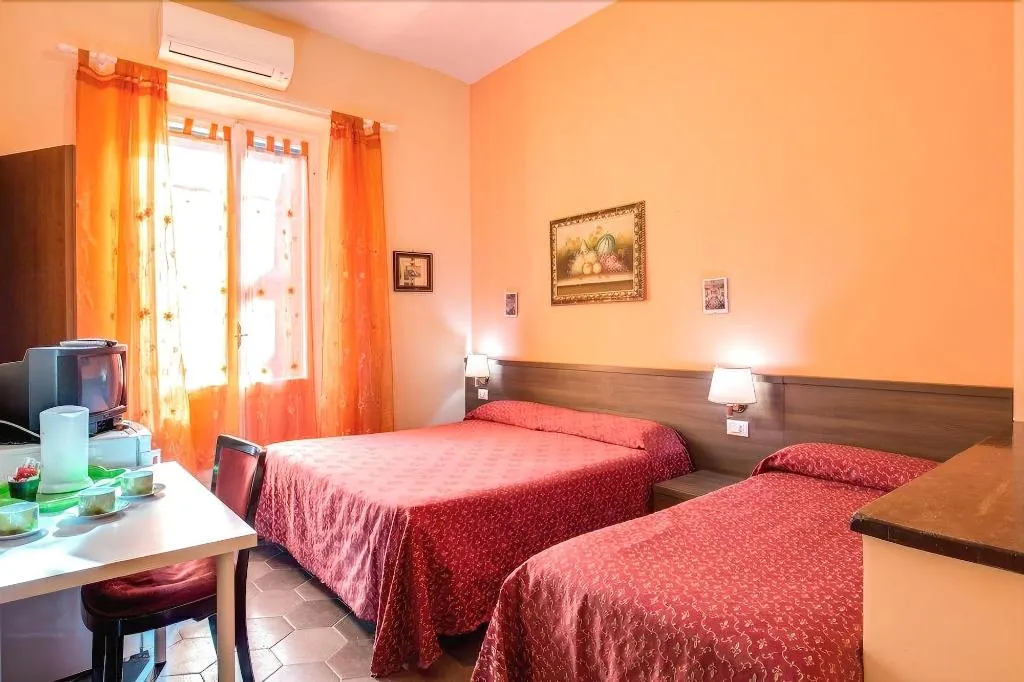 Room, B&B Millyhouse, Naples