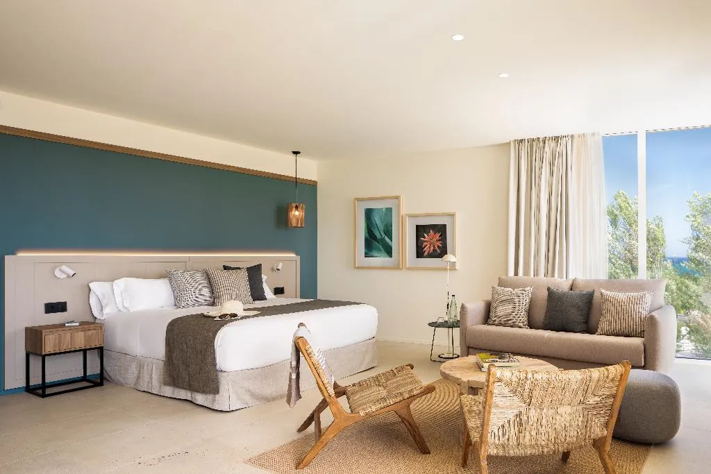 JUNIOR SUITE CAPACITY 4 Room, Atzavara Hotel Spa, Costa Brava