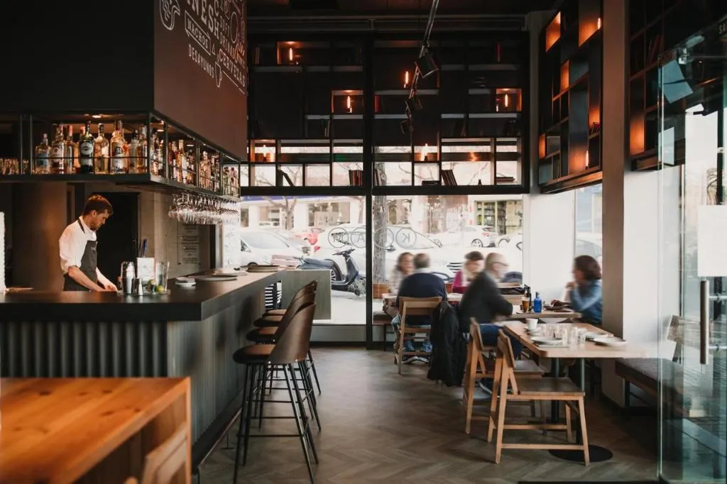 Bar, Kramer, Valencia