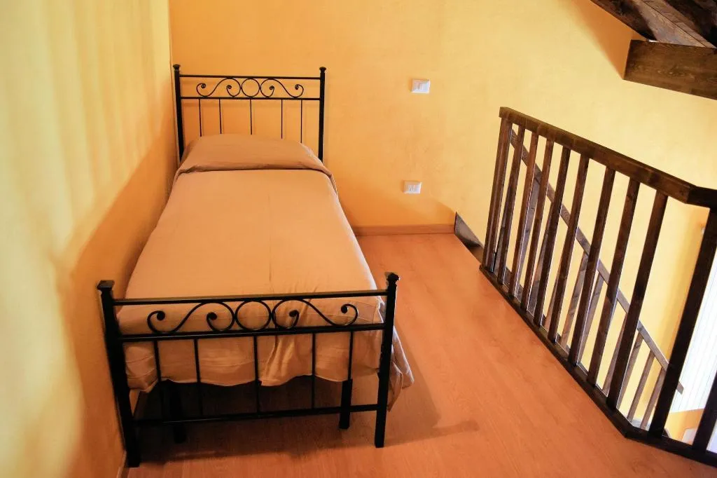Room, Corte Certosina, Milan