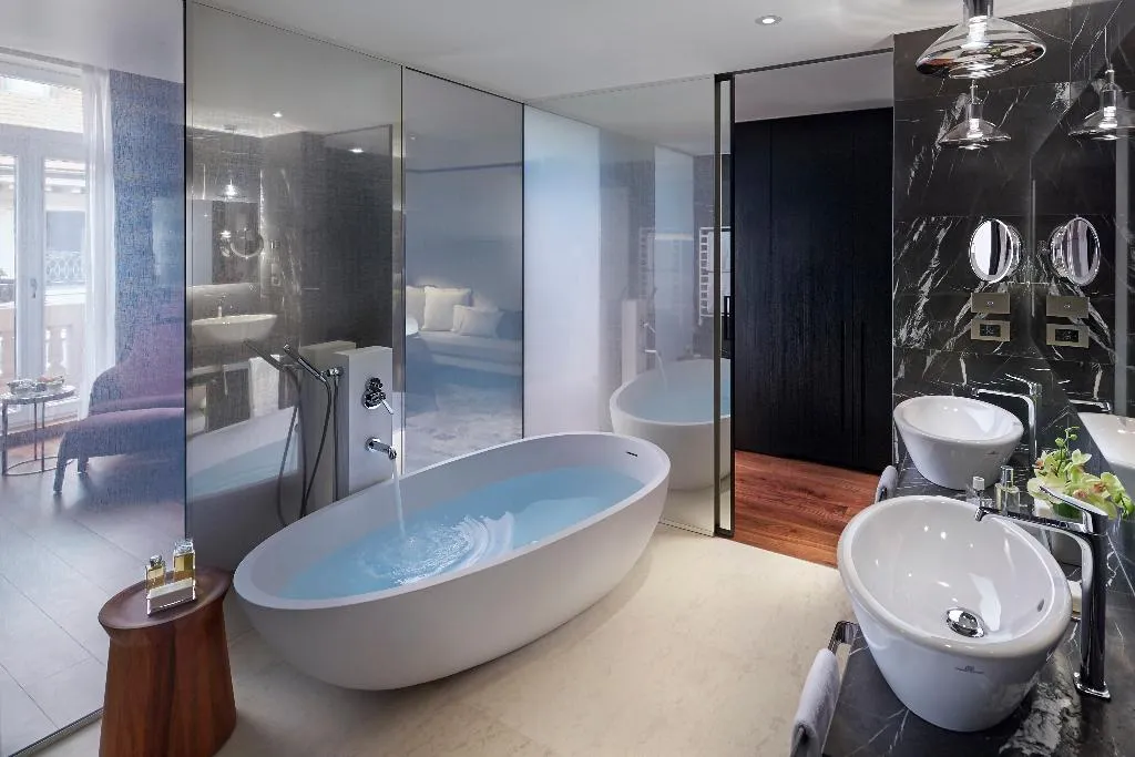 JUNIOR SUITE WITH TERRACE Room, Mandarin Oriental Milan, Milan