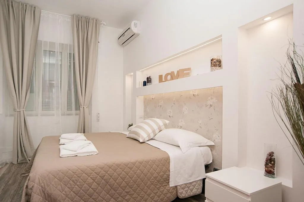 Room, Magicfiverooms, Rome