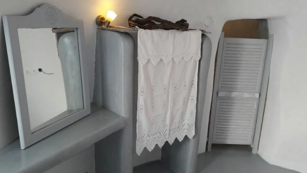 Room, Emmantina Houses, Santorini