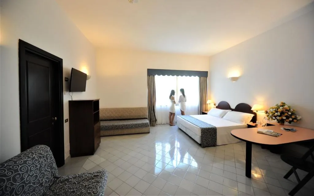 TRIPLE COMFORT Room, Hotel Royal Positano, Naples