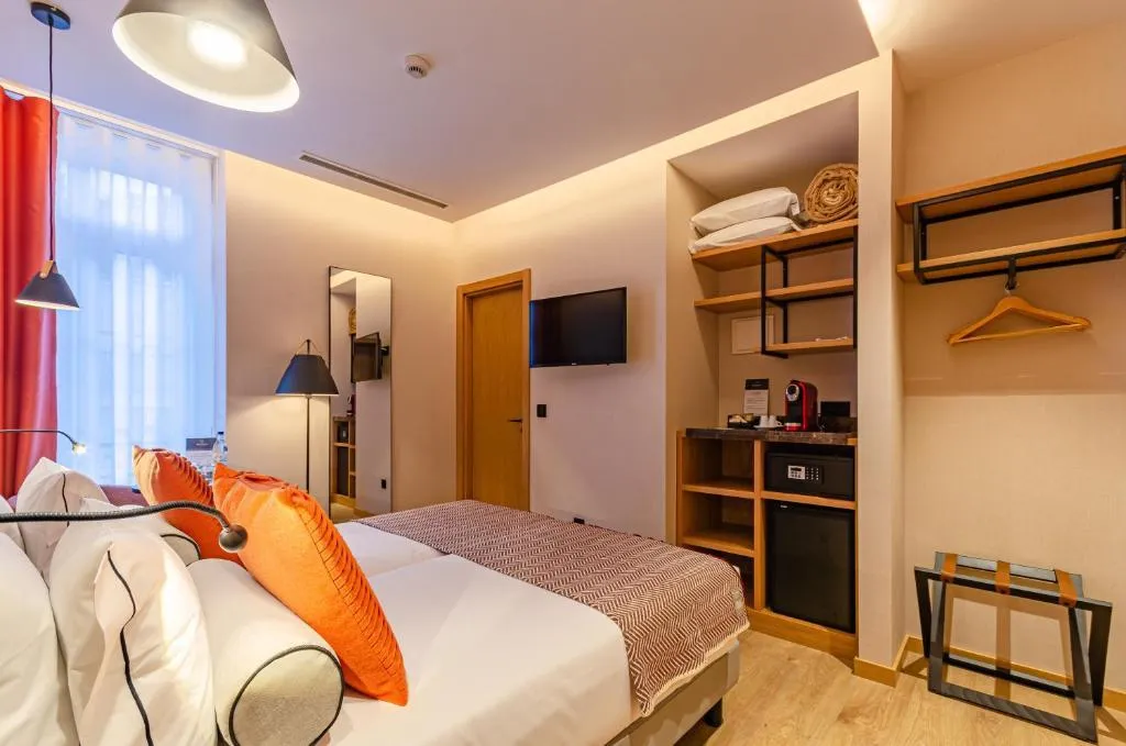Double or Twin STANDARD Room, Rossio Plaza Hotel, Lisbon