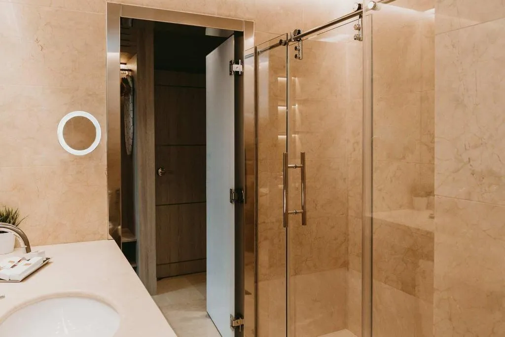 Room, Preciados, Madrid
