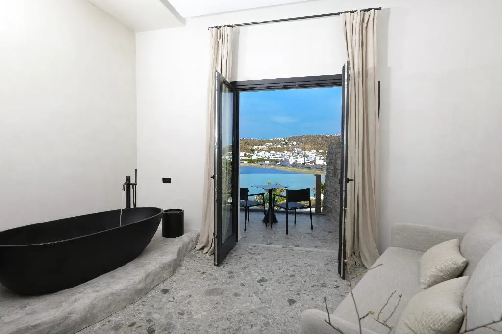 SUITE WITH JACUZZI Room, Aeonic Suites & Spa, Mykonos