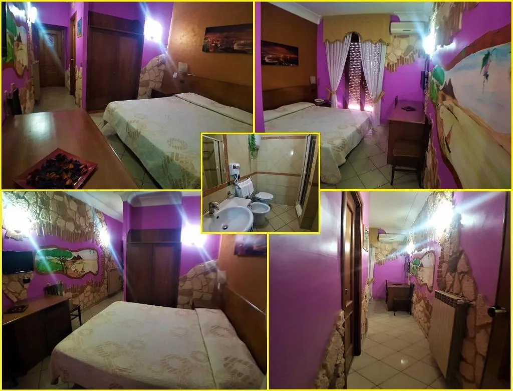Room, Hotel Ginevra, Naples
