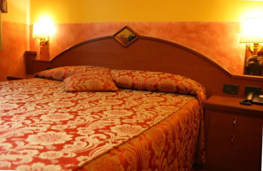 DOUBLE STANDARD Room, Hotel Majestic - Linate Airport, Milan