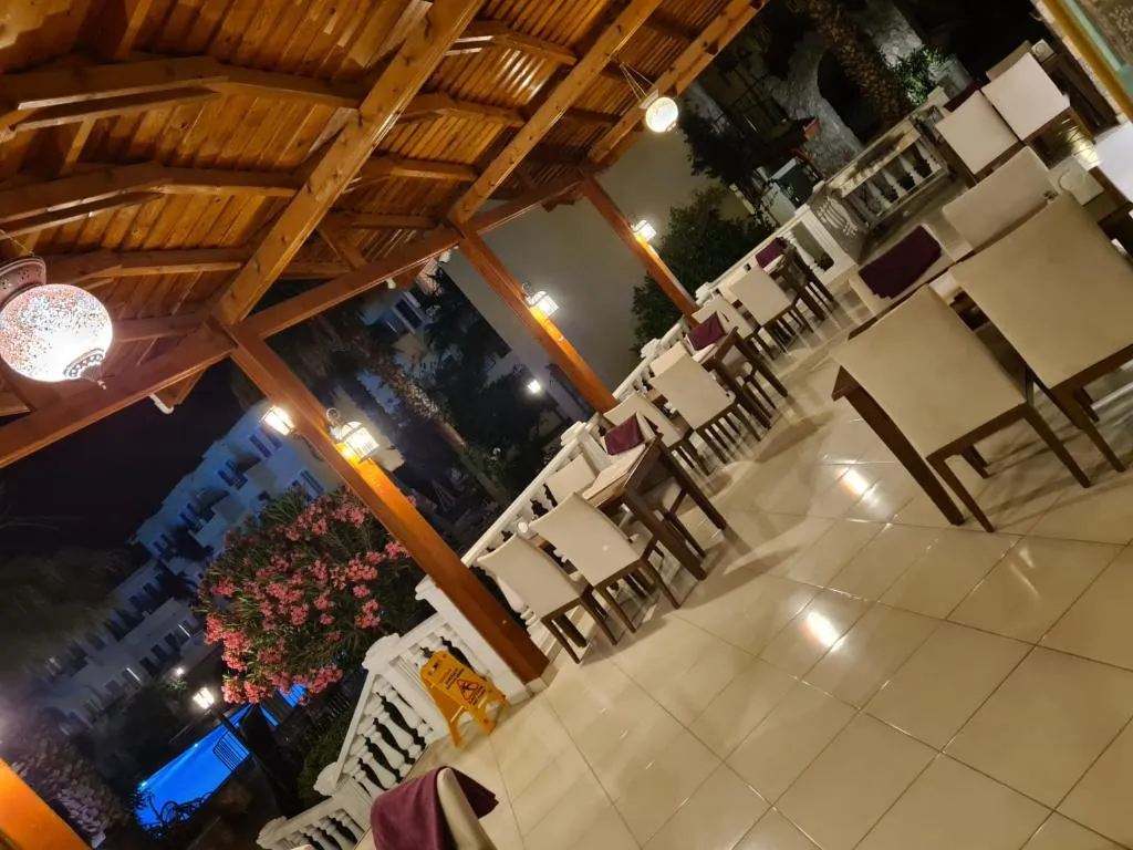 Restaurant, Celay, Dalaman