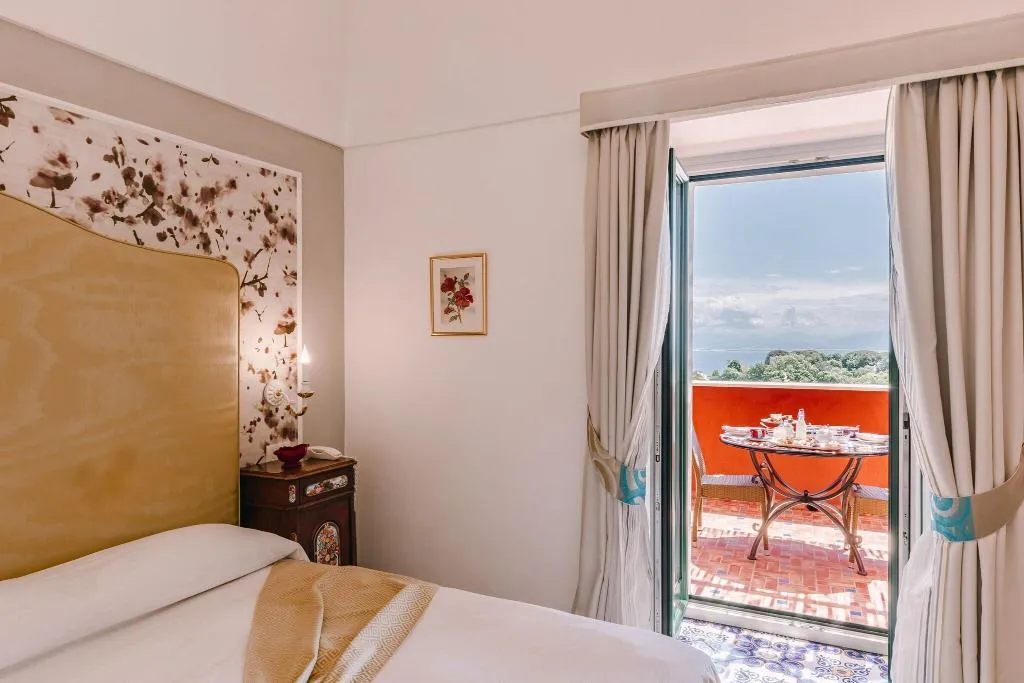 SUITE EXECUTIVE SEA VIEW Room, Palazzo Pascal, Naples