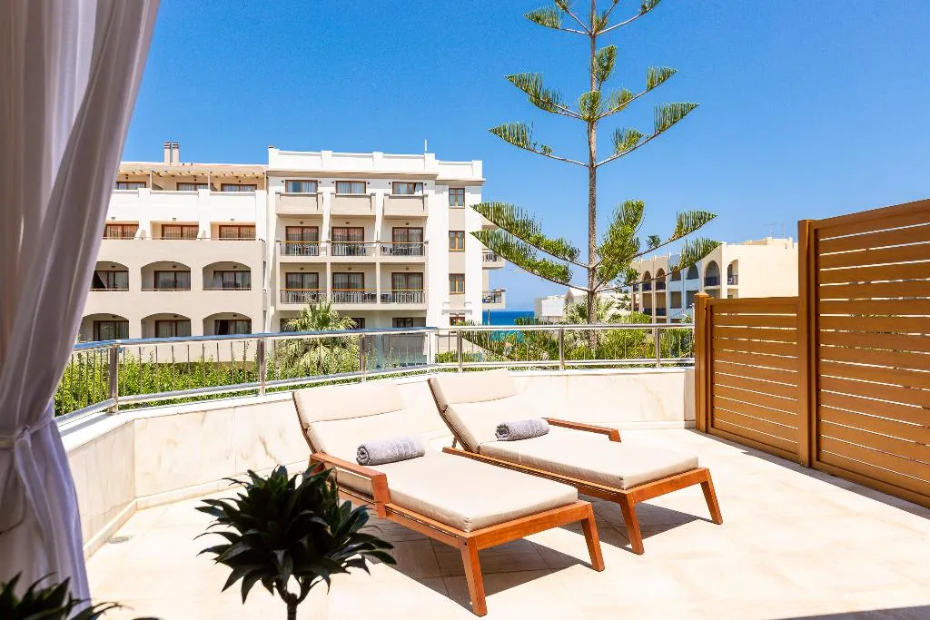 SUITE STANDARD Room, Theartemis Palace, Crete