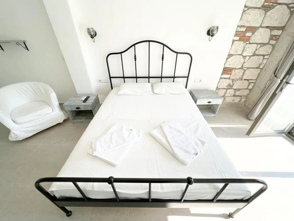 Room TWO BEDS Room, Gönülhan Otel Alaçatı, Izmir