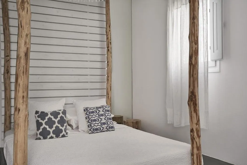 Room, Makris Beach Hotel, Santorini