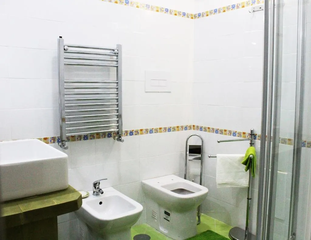 Room, Pomodoro B&B, Naples