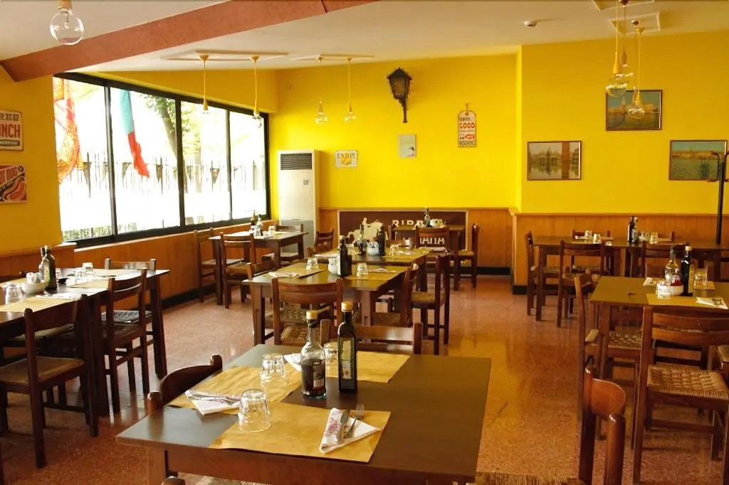 Restaurant, Colombo Hotel & Hostel For Backpackers, Venice