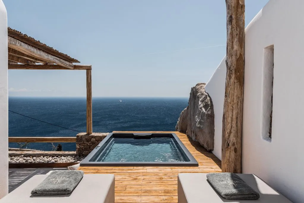 SUITE KING BED WITH JACUZZI Room, Alissachni Mykonos, Mykonos