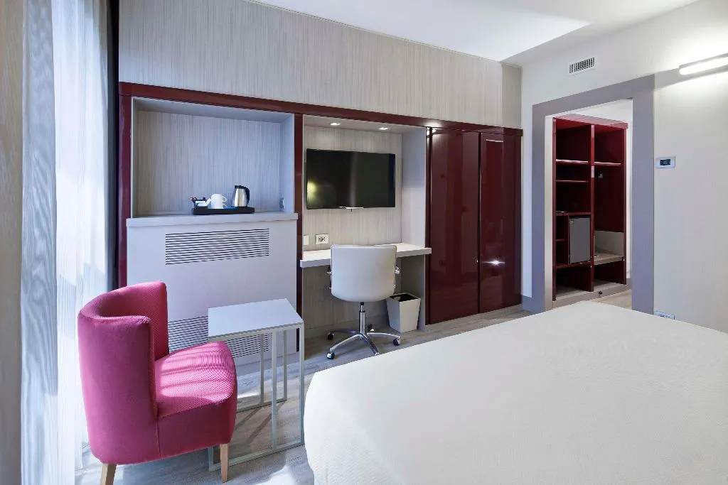Room, NH Milano Congress Centre, Milan