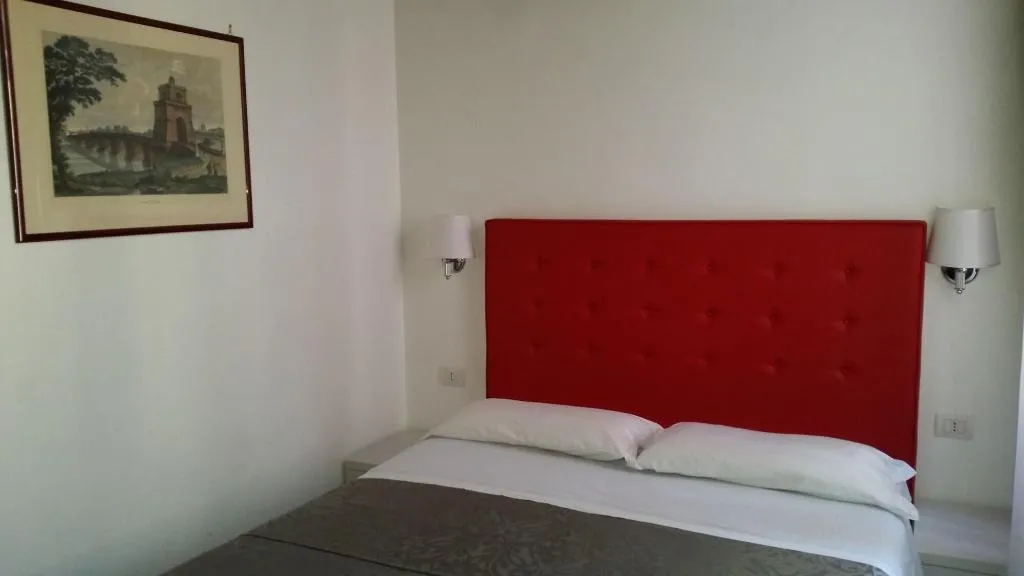 Room, Laterani Dfm, Naples