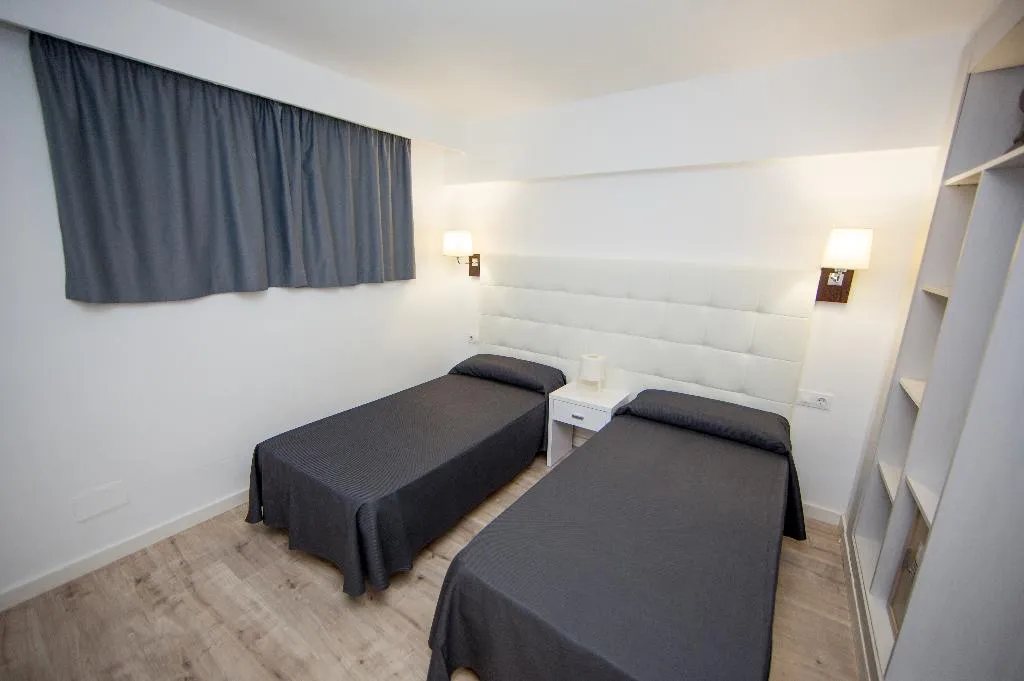 APARTMENT CAPACITY 4 ONE BEDROOM Room, Pierre & Vacances Mallorca Portofino, Majorca