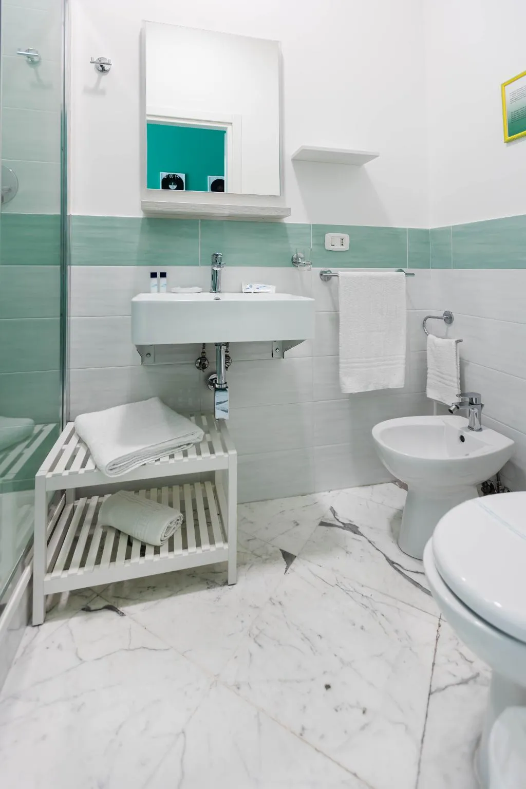 DOUBLE ONE BEDROOM ONE BATHROOM Room, B&B Colori e Note, Naples
