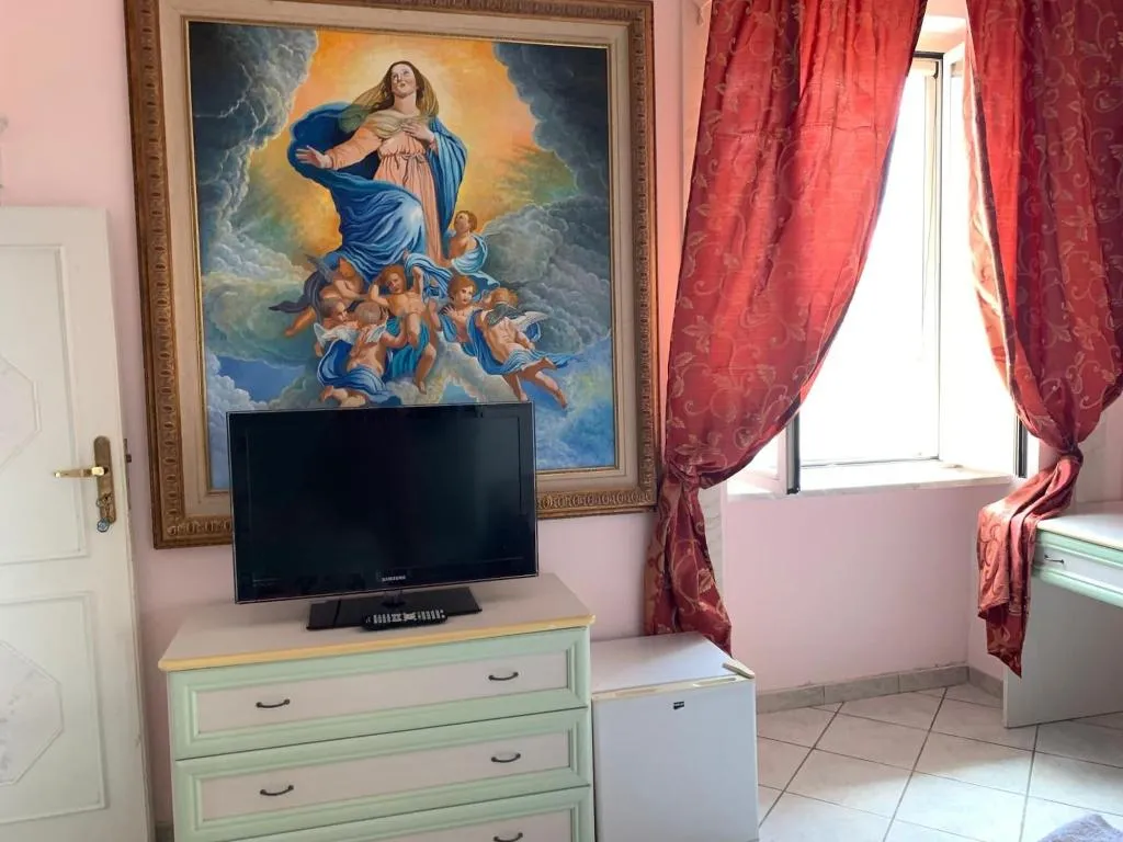 Room, Casa San Michele, Naples