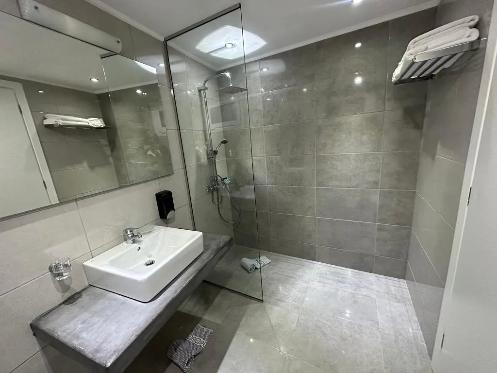 Double or Twin CAPACITY 2 Room, Faedra Beach, Crete