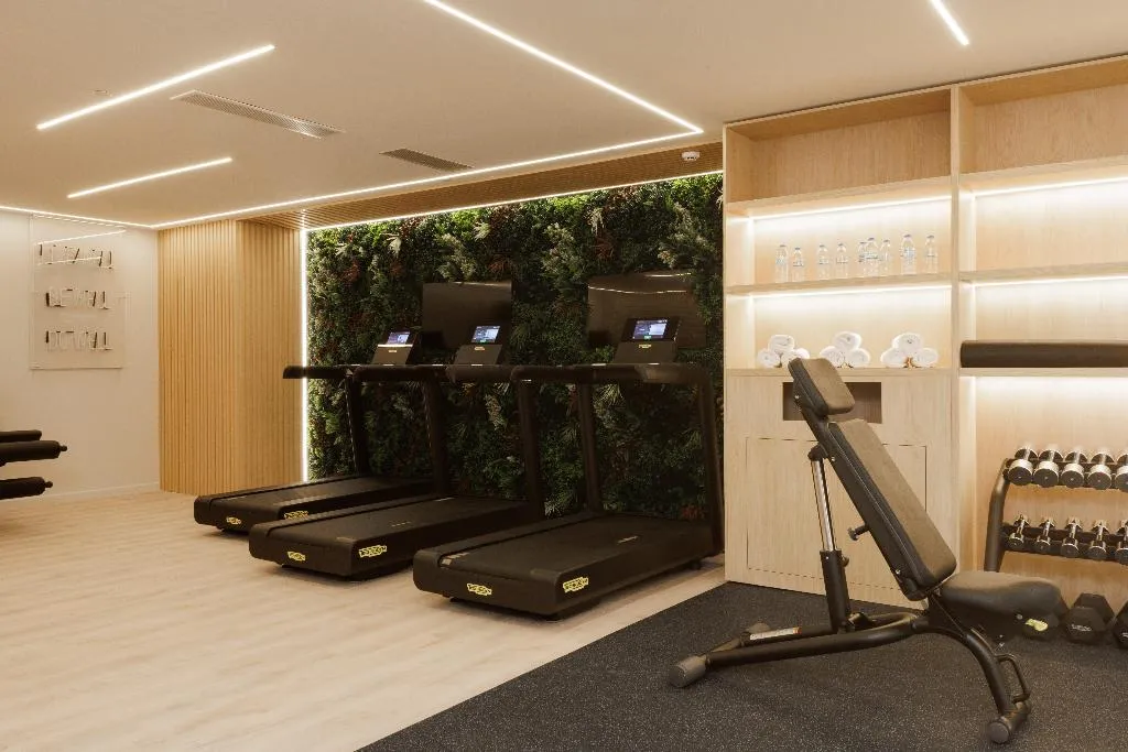 Sports and Entertainment, Hilton Garden Inn Athens Syggrou Avenue, Athens
