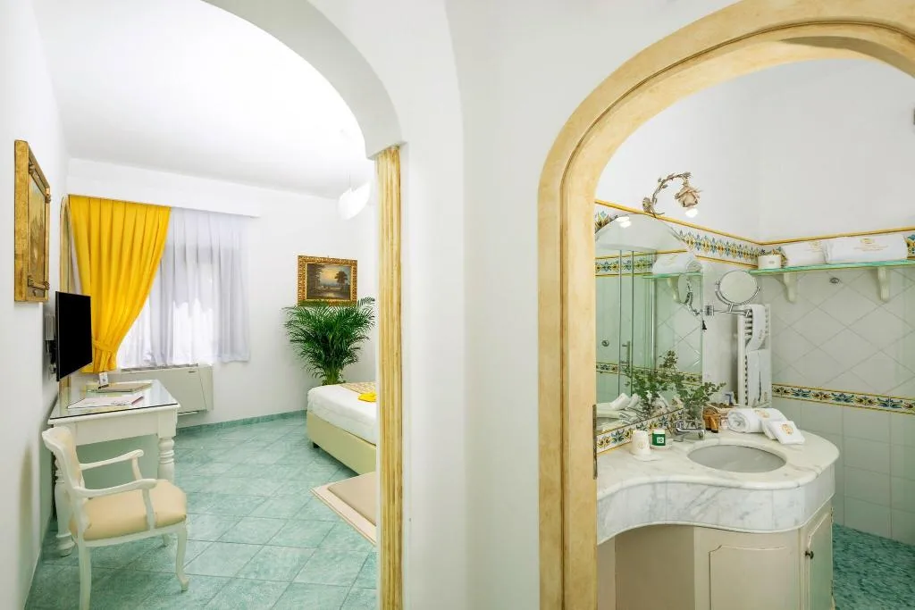 DOUBLE STANDARD Room, Hotel Royal Prisco, Naples