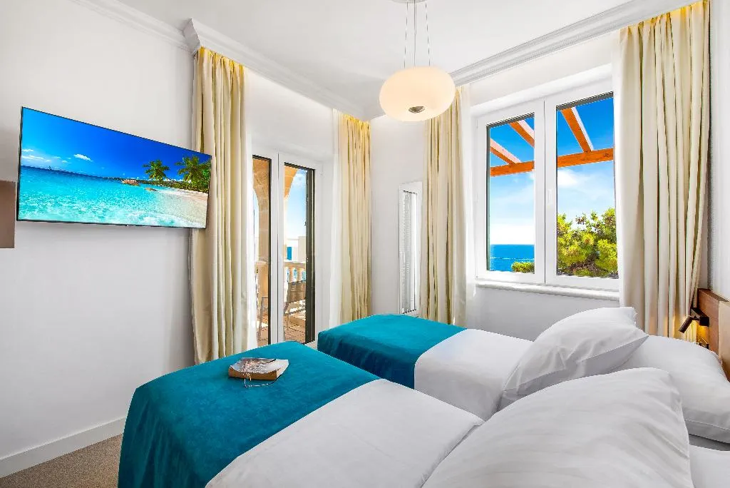 FAMILY ROOM TWO BEDROOMS TWO BATHROOMS Room, Villa Orabelle, Dubrovnik
